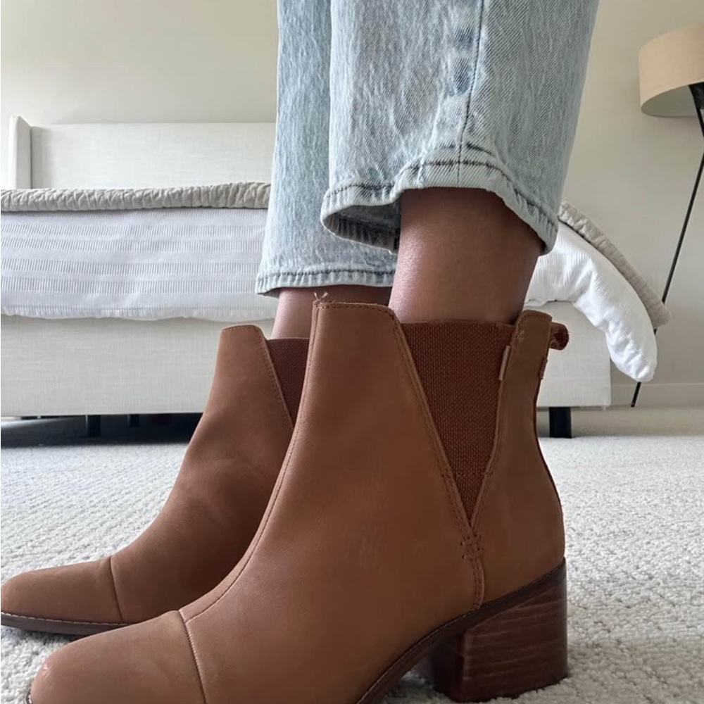 Toms Brown Ankle Boots with Chunky Heel and Elastic Side Panels